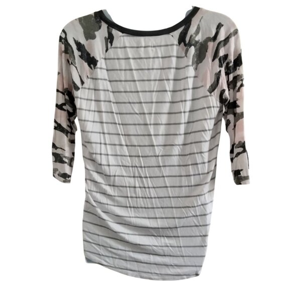 Maurices 24/7 Womens XXL Striped Top With Camo Raglan Sleeves Lightweight - Picture 5 of 8